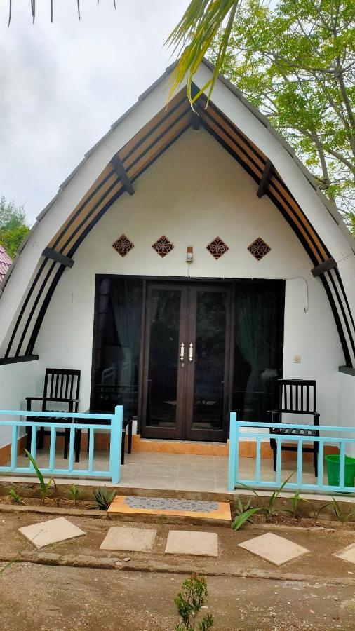 Meno Lodge ギリ島 エクステリア 写真